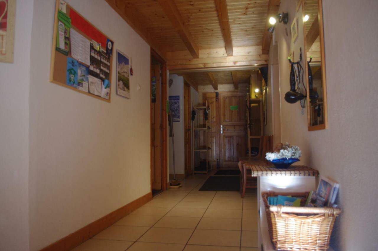 Central Hostel Châtel Exterior foto